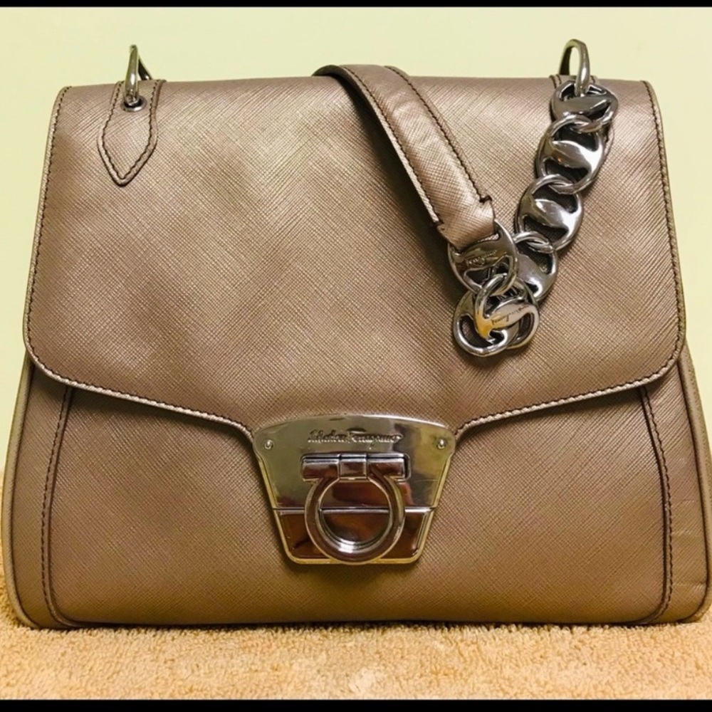 Bag Ferragamo size Small